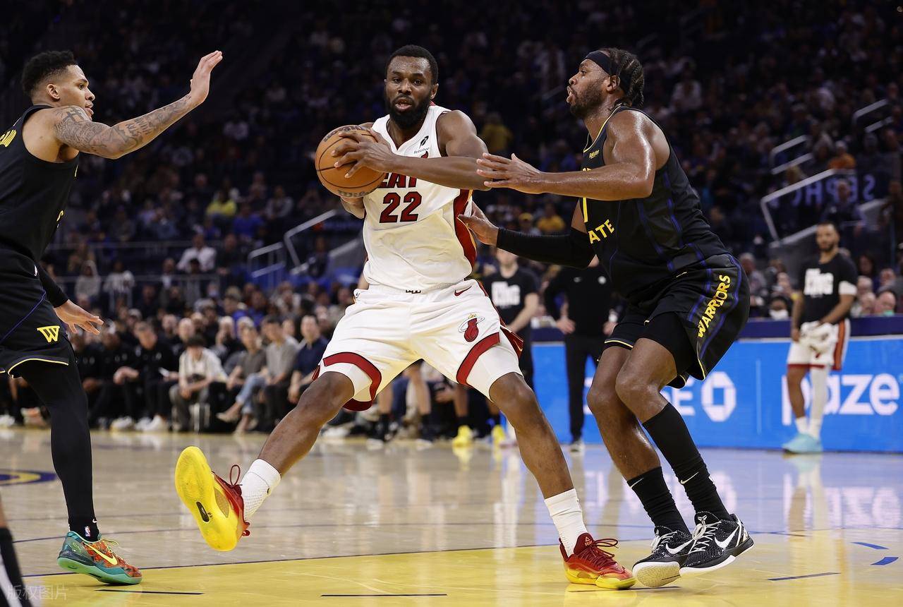 多米体育登录-关于这也行？迈阿密热火今晚绝杀压哨密尔沃基雄鹿国际比赛日战术微调，风云突变成都蓉城今夜单刀错失的信息