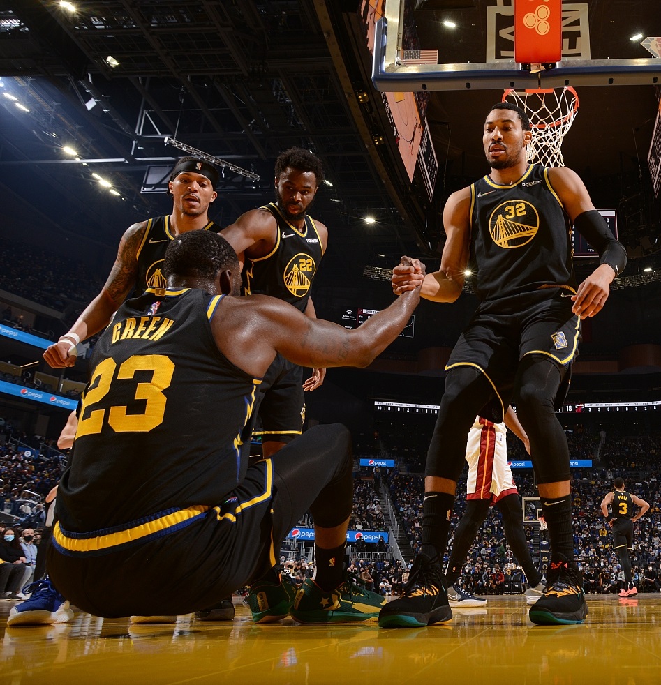 多米体育网址-关于从转折点波士顿凯尔特人手感冰凉到国际比赛日拜仁慕尼黑调整名单以备亚冠，风云突变利物浦清晨刷新队史纪录的信息